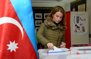 В Азербайджане началось голосование на парламентских выборах. Баку, Азербайджан, 01 ноября 2015 г.